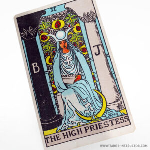 The High Priestess tarot card meaning, The element of Water in tarot